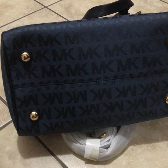 M K bag - Picture 5 of 8